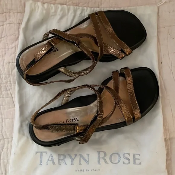 TARYN ROSE SANDALS MADE IN ITALY W/DUST BAG - Picture 1 of 4